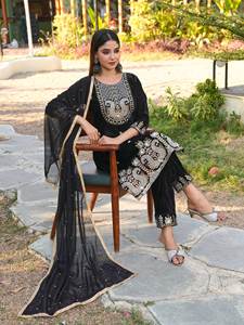 Salwar Kameez de créateur en velours épais pour soirée, orné de perles et de sequins de 3 mm, protection solaire, fentes latérales, toutes saisons - Product Image 3