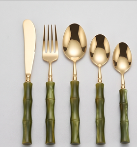 Elegante Juego de Cubiertos con Mango de Bambú y Acabado Dorado, Cuchara, Cuchillo y Tenedor Aptos para Lavavajillas, para Uso en Mesa de Boda - Product Image 1