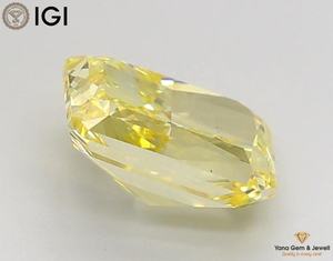 Diamante Cultivado en Laboratorio CVD de Corte Radiante, Color Amarillo Intenso de 2.00 Quilates, Claridad VS2, Calidad Premium, con Certificado IGI - Product Image 3