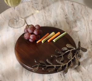 Hôtel proposant des plateaux de fromages en bois de manguier - Product Image 3