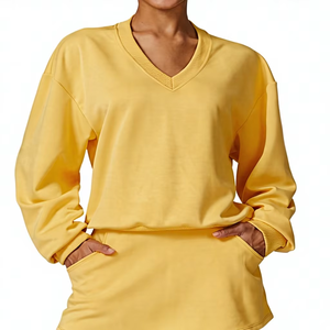 Ensemble de sweat-shirts à capuche courts avec logo personnalisé, ensembles décontractés pour femmes, vêtements de sport pour femmes, ensemble de 2 pièces, short et sweat-shirt - Product Image 1