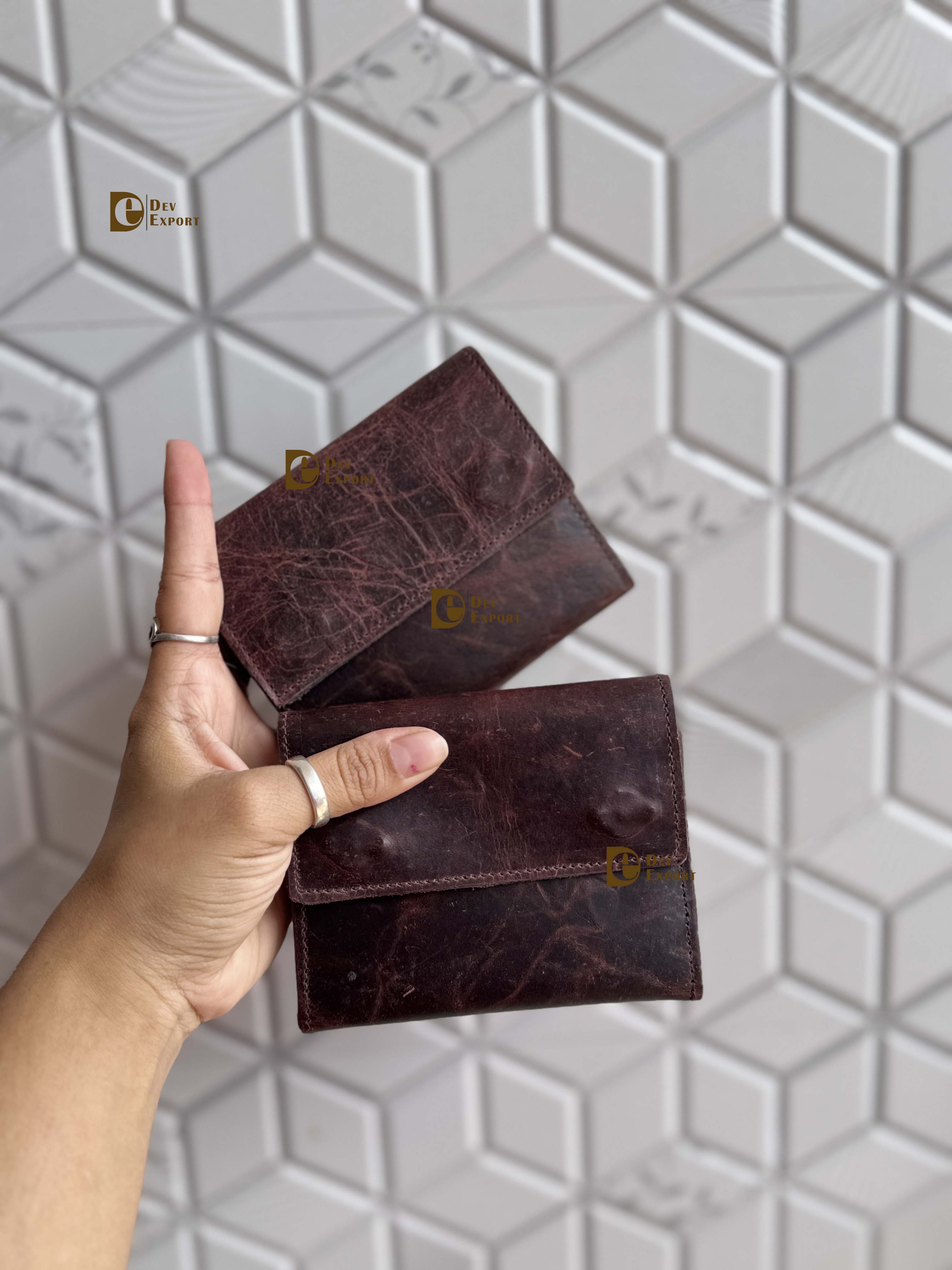 สีน้ำตาล