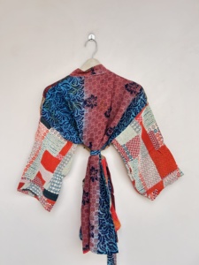 Robe de plage courte en soie crêpe colorée, style kimono - Product Image 6