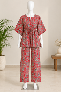 Conjunto de Pantalones Palazzo y Kaftán de Encaje Tejido con Estampado Digital Paisley Rojo |   Ropa Casual de Verano Inspirada en el Estilo Étnico Ajrakh, 100% Algodón - Product Image 5