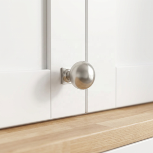 Bouton de meuble élégant en laiton brossé pour quincaillerie de cuisine, poignée de tirage durable au design moderne pour la maison, le bureau et le salon - Product Image 6