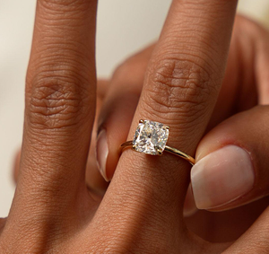 Anillo de Diamante Cultivado en Laboratorio con Corte Cojín, Certificado por IGI, Chapado en Oro, para Aniversario de Bodas - Product Image 4