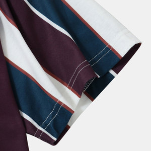 Camiseta Casual de Cuello Redondo a Rayas para Hombre, Tejido de Tela, Diseño Estampado en Blanco, Azul Marino, Rojo Borgoña, Corte Regular, Estilo Urbano - Product Image 4