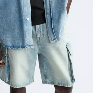 Shorts cargo bleu clair pour homme, taille haute, fermeture boutonnée, couleur unie, style bermuda décontracté avec plusieurs poches, tissu en toile - Product Image 5