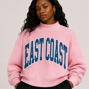 Sudadera con cuello alto estilo East Coast, con apliques personalizados de chenilla y patchwork, de forro polar premium de 350GSM, para uso diario en el campus universitario. - Product Image 3