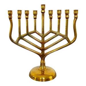 Ménorah en aluminium de style moulé pour villas, synagogues, temples – Éclairage de table décoratif – Porte-bougie de Hanouka - Product Image 4