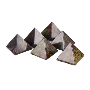 Pyramide de cristal de haute qualité en jaspe Dragon Bloodstone, pierre naturelle, pierre précieuse, pyramide de cristal de guérison - Product Image 5
