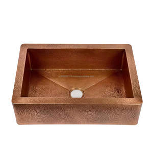 Fregadero de cocina de cobre de estilo tradicional, ideal para casas de época, interiores clásicos y renovaciones de propiedades históricas con un toque auténtico. - Product Image 3