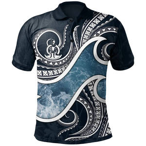 เสื้อโปโลสีน้ำเงินสำหรับผู้ชาย ลายพิมพ์ธงชาติและตราประจำตระกูล  วันตูวาลูว์ 1 ตุลาคม แขนสั้น ทรงปกติ สไตล์ลำลอง - Product Image 2