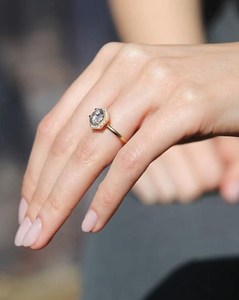 Bague classique vintage en or massif 14 carats avec diamant de laboratoire rond de 1,00 carat, formes hexagonales, pour femme, surprise de mariage - Product Image 5