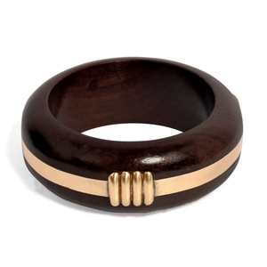 Bracelet artisanal en bois de Sheesham avec incrustation en laiton doré, style bohème chic, large et épais, bracelet manchette empilable. - Product Image 5