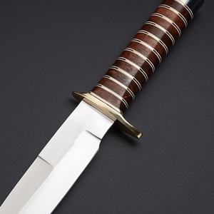Couteau de chasse et de camping Bowie en acier Damas fait main OEM, manche en bois, garde en acier, pointe tombante, pour survie en extérieur, étui en cuir - Product Image 2