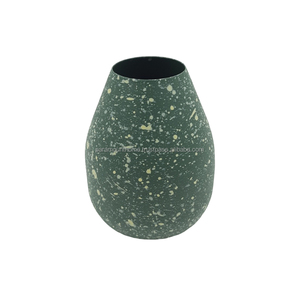 Vase à fleurs décoratif en métal noir de dernière génération, finition en poudre noire mate pour la décoration de la maison - Product Image 1