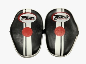 Fournisseur d'usine mondial : Twins Focus Pad d'entraînement en cuir véritable, sur mesure, design incurvé, pour la boxe et le punching. - Product Image 1