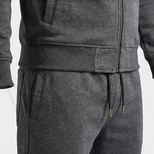 Veste de survêtement grise pour homme avec fermeture éclair intégrale, design color block, col montant, vêtements de sport décontractés, tenue d'automne - Product Image 5