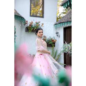 Beautiful Thread & Zari Work Lehenga Choli Performance Wear pour les fêtes - Product Image 4