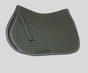 Vente en gros de tapis de selle 100% coton pour chevaux, tout usage, dressage, équitation, rembourrage doux, garniture carrée bicolore, coque en cuir, polaire - Product Image 1