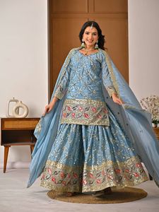 Ensemble Sharara de style pakistanais haut de gamme, Kurta en soie pure avec dupatta brodée, tenue ethnique pour fêtes et occasions spéciales - Product Image 4