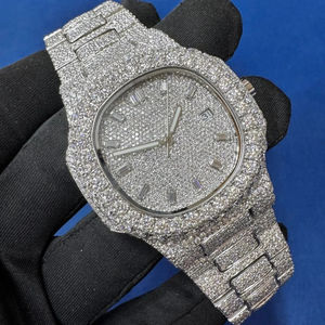 Montre personnalisée sertie de diamants en moissanite, cadran en verre, bracelet en acier inoxydable doré, style hip-hop - Product Image 1