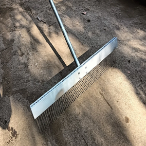 Cepillo para texturizar carreteras de hormigón utilizado para texturizar superficies, aumentar la resistencia al deslizamiento y en proyectos de construcción de autopistas. - Product Image 3