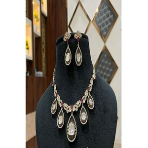 Parure Classique en Laiton Plaqué Or Antique avec Moissanite – Collier et Boucles d'Oreilles – Cadeau de Fiançailles, Mariage, Soirée – Pour Femme - Product Image 1