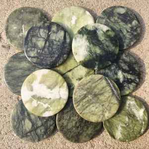 Sous-verres en pierre verte polis à la main, résistants à la chaleur, antidérapants, accessoires de table, décoration intérieure - Product Image 6