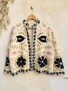 Veste pour femmes en coton TNT réversible à fleurs brodées, édition limitée, avec poches, coupe décontractée de qualité supérieure - Product Image 2