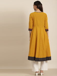 Kurta Anarkali en coton slub brodé couleur moutarde pour femme, avec col et manches trois-quarts, séchage rapide, tenue décontractée ethnique d'été - Product Image 3