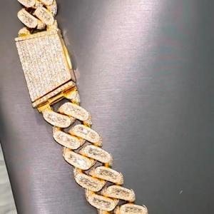 Collier de luxe en argent sterling 925 plaqué or avec chaîne cubaine en moissanite, bijoux de mode hip-hop pour les soirées - Product Image 1
