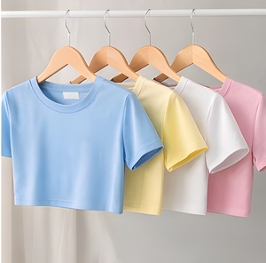 เสื้อครอปท็อปผู้หญิง OEM ผ้าคอตตอนพรีเมียม 220 GSM เนื้อผ้าหนา ทรงเข้ารูป สไตล์ลำลอง แฟชั่น เสื้อยืดเปล่าสำหรับผู้หญิง ขายส่งจากผู้ผลิต - Product Image 1