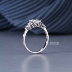 แหวนมอสซาไนต์ทรงมาร์คีส์และทรงวงรีทองคำขาว 14K สำหรับผู้หญิง หรูหรา น้ำหนักรวม 1.77 กะรัต น้ำหนัก 2.75 กรัม เครื่องประดับงานแต่งงานชั้นดี - Product Image 4