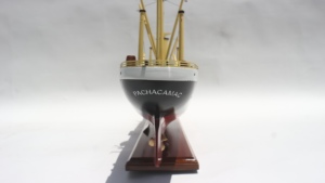 Modèle de paquebot en bois Pachamac fait main - Maquette de navire de croisière vintage pour la décoration de la maison ou du bureau - Product Image 2
