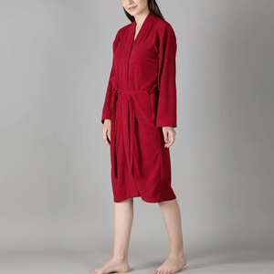 Albornoces Largos Ajustados para Mujer al por Mayor / Albornoces Largos de Invierno de Lujo y Calidad para Mujer al por Mayor - Product Image 4