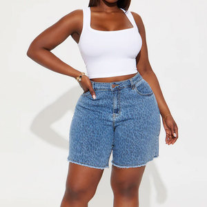 Shorts de mezclilla ajustados rasgados para mujer, de cintura media, estilo casual de verano, elásticos, 100% algodón, con bolsillos y efecto desgastado. - Product Image 2