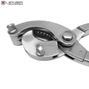 Émasculateur Bertschy 37 cm pour bovins, instrument vétérinaire de castration avec cliquet en acier inoxydable - Product Image 4