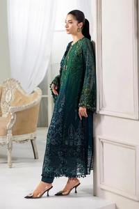 Robe Anarkali pakistanaise haut de gamme vert menthe sauge pastel, longue jusqu'au sol, avec détails floraux délicats brodés et sequins - Product Image 3