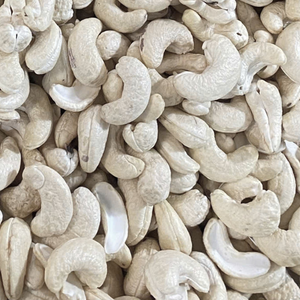 Venta al por Mayor de Nueces de Anacardo Crudas W320 de Alta Calidad de Vietnam, 24 Meses de Vida Útil, Empaque OEM ODM, Santigo - Product Image 1