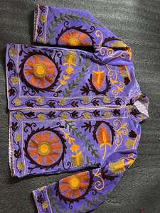 Veste en velours de couleur violette, veste Suzani réversible, veste en velours faite à la main avec broderie cœur et croix, manteau d'hiver bohème Love - Product Image 3