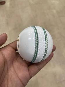 Pelota de Cricket Cosida Blanca 156g con Núcleo de Corcho y Costuras Verdes, Equipo Deportivo para Entrenamiento y Partido, Calidad de Partido, Proveedor de LOGO Personalizado 2026 - Product Image 2