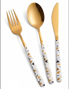 Ensemble de couverts modernes en or avec manche en céramique blanche, motif géométrique, passe au lave-vaisselle, vaisselle de mariage - Product Image 1