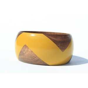 Bijoux ethniques artisanaux de qualité supérieure, accessoires de mode traditionnels pour femmes, bracelets en bois, artisanat en bambou peint, Inde - Product Image 4