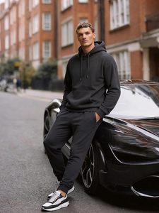 Ensemble de survêtement sportif moderne pour hommes, vêtements d'entraînement, veste et pantalon de jogging personnalisables avec logo - Product Image 2