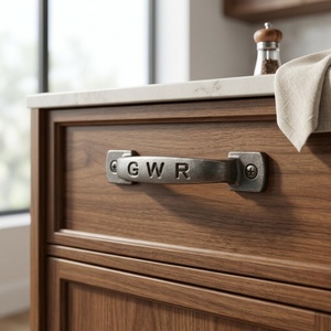 Tirador Rústico de Hierro Fundido GWR para Puerta de Granero, Puerta, Gabinete, Cajón, Herrajes para Muebles |   Tirador Decorativo Antiguo en Negro y Marrón - Product Image 1