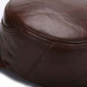 Gorra Deportiva Vintage para Hombre, Material de Cuero Vacuno Auténtico, Diseño Plano y Cálido para Otoño e Invierno, Logotipo Personalizado, Estilo Urbano, Tejido Común - Product Image 5