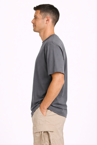 Camiseta clásica de cuello redondo para hombre Charcoal, de algodón suave y transpirable, estilo atemporal y comodidad para el día a día. - Product Image 2