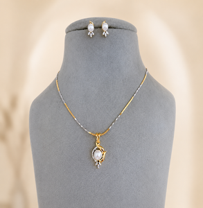 Ensemble collier et boucles d'oreilles pour femme, plaqué or 18 carats, avec pendentif perle, design floral classique, chaîne torsadée Singapour, bijoux de mariage - Product Image 1
